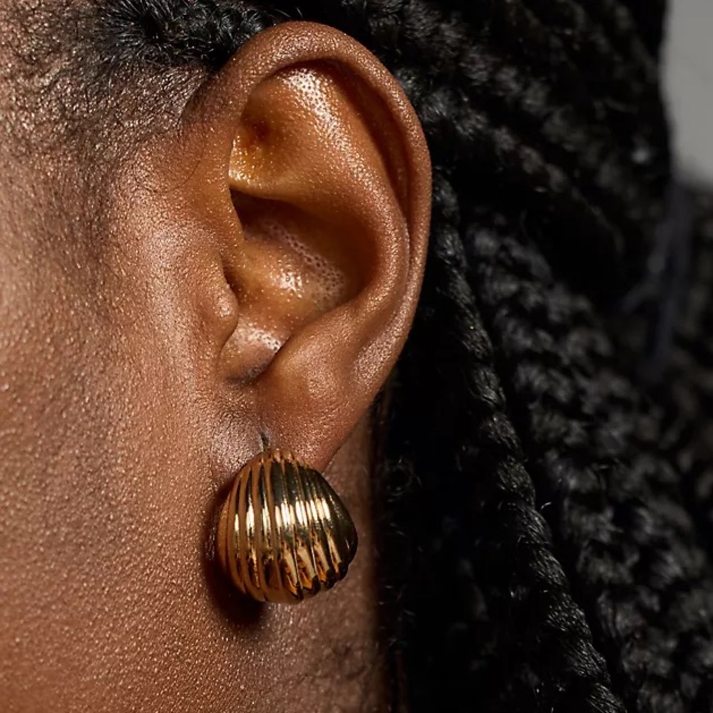 NWT Anthropologie Mini Ribbed Drop Earrings in Gold